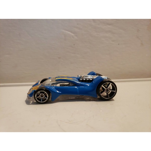 Hot Wheels 2000 Vulture Car, Blue w/Flames 1:64 - Picture 3 of 6